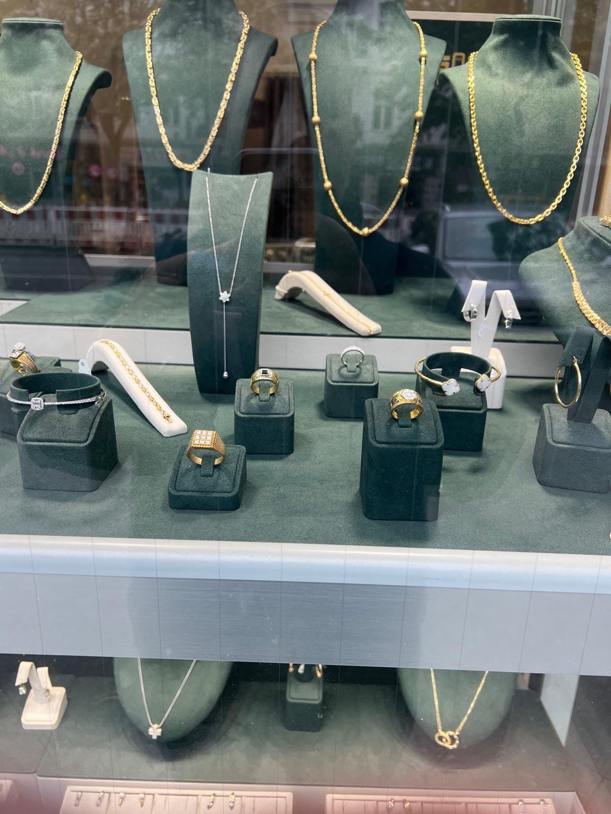 Bargold 999 — store & displays in Berlin-Charlottenburg (1)