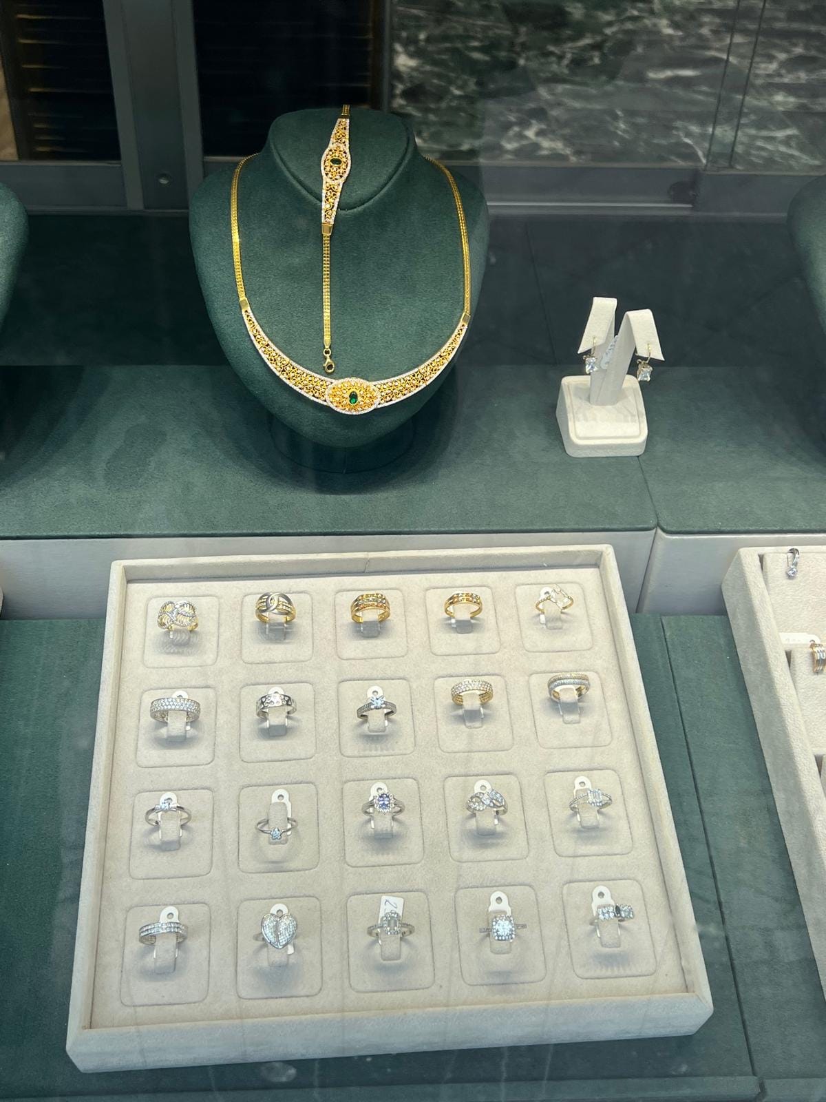 Bargold 999 — store & displays in Berlin-Charlottenburg (7)